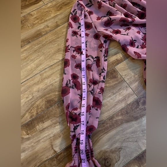 Dynamite Women’s Pink Floral Pink Sheer Long Sleeve Blouse Size Medium - Picture 5 of 9